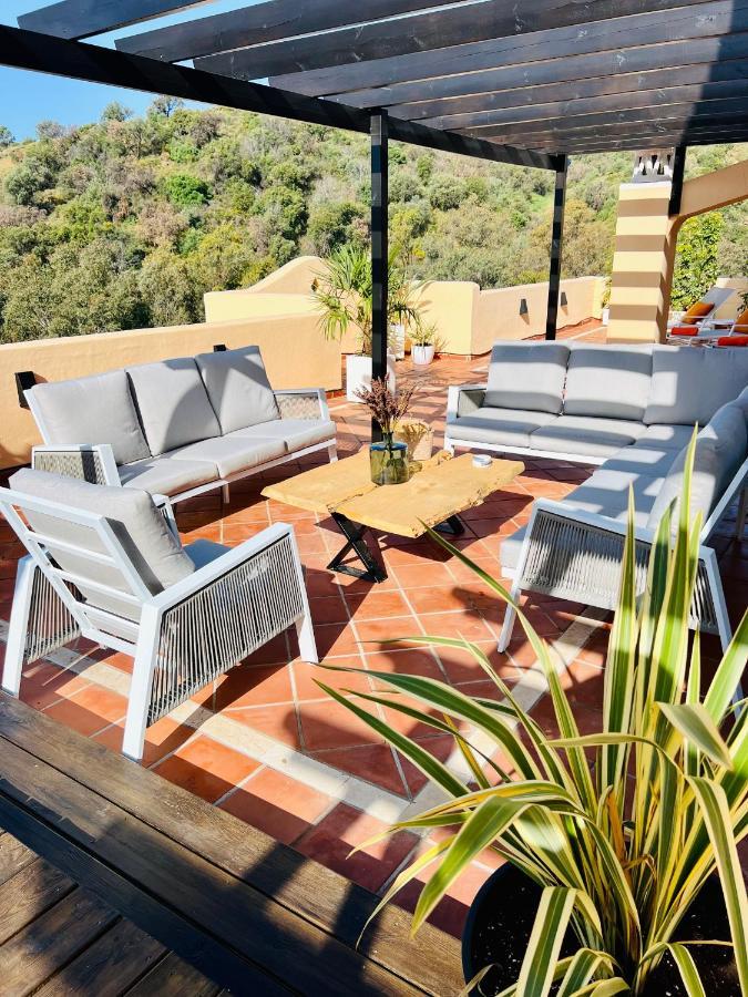 Penthouse Au Calme Avec Vue Nature Environnante Et Tres Grandes Terrasses Leilighet