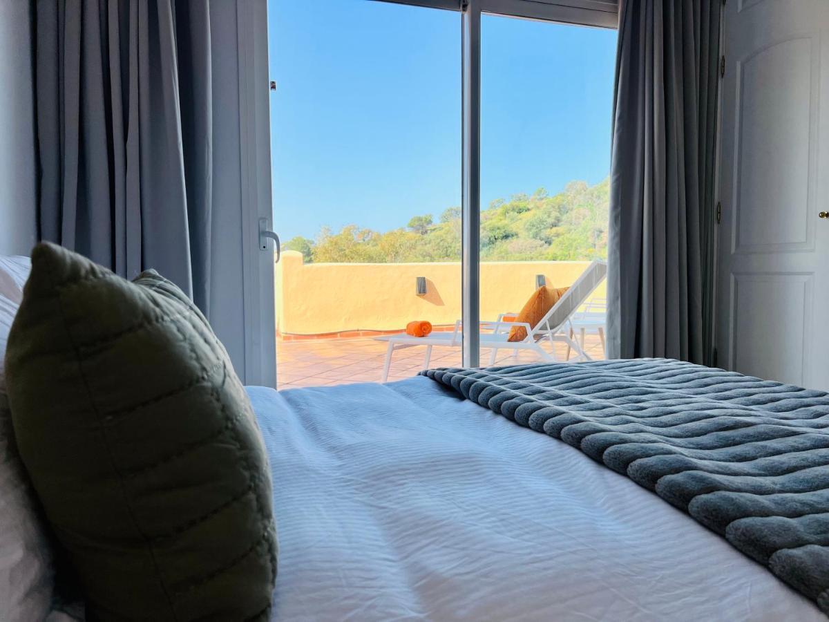 Penthouse Au Calme Avec Vue Nature Environnante Et Tres Grandes Terrasses Apartamento Marbella