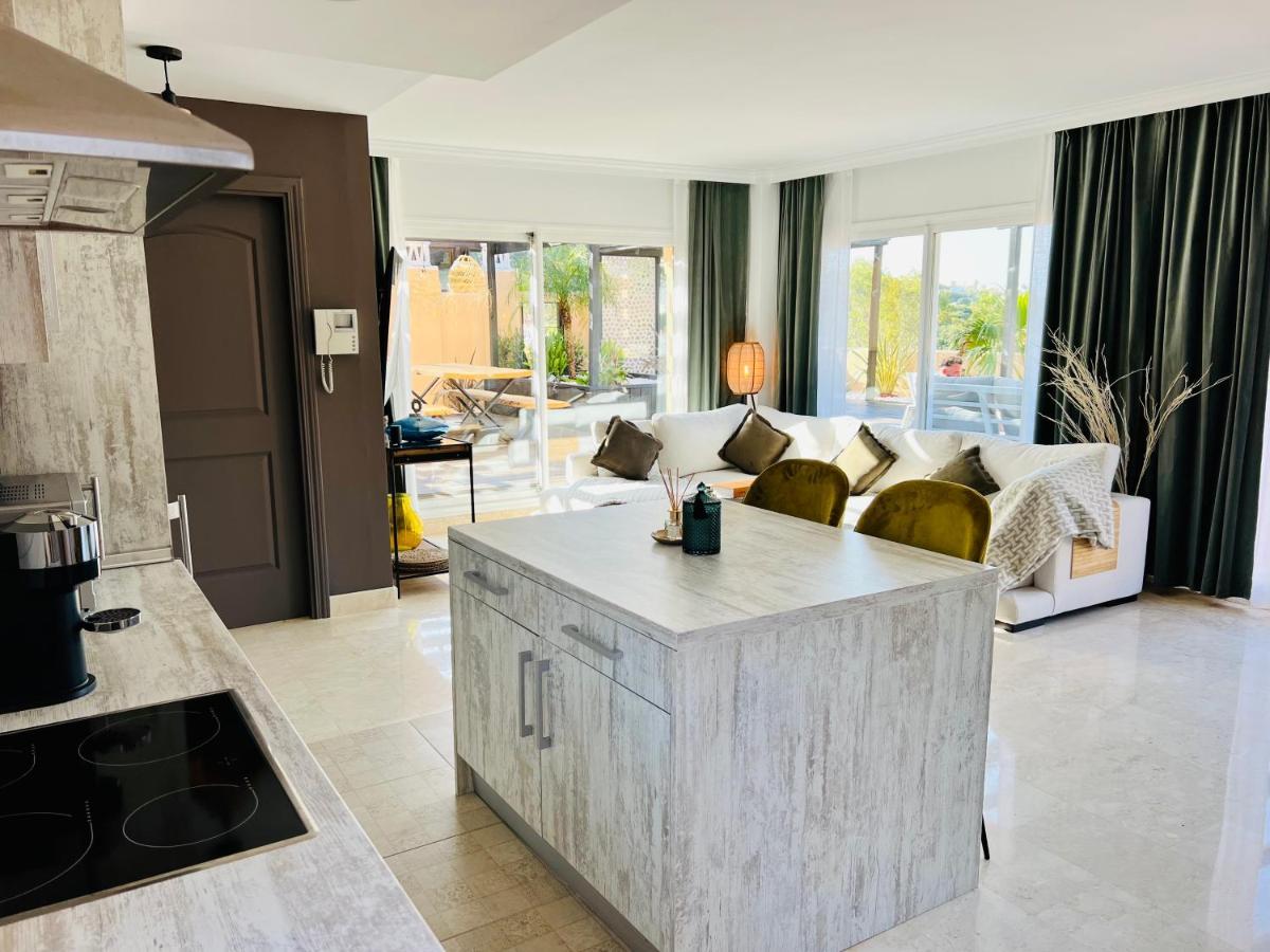 Penthouse Au Calme Avec Vue Nature Environnante Et Tres Grandes Terrasses Apartamento